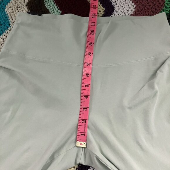 TNA CHILL Atmosphere Ankle Leggings Womens L NWT Green Yoga Running - Picture 7 of 8